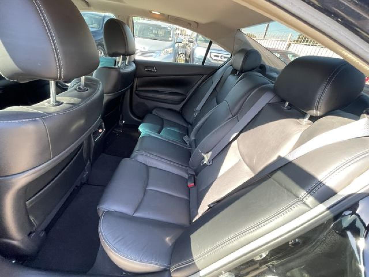 2013 NISSAN Maxima