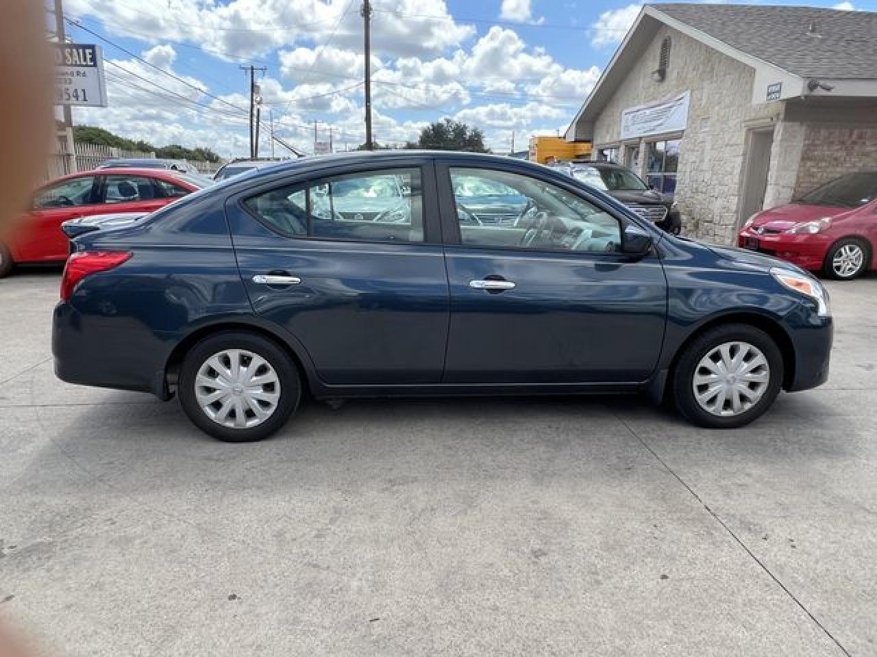 2015 NISSAN VERSA