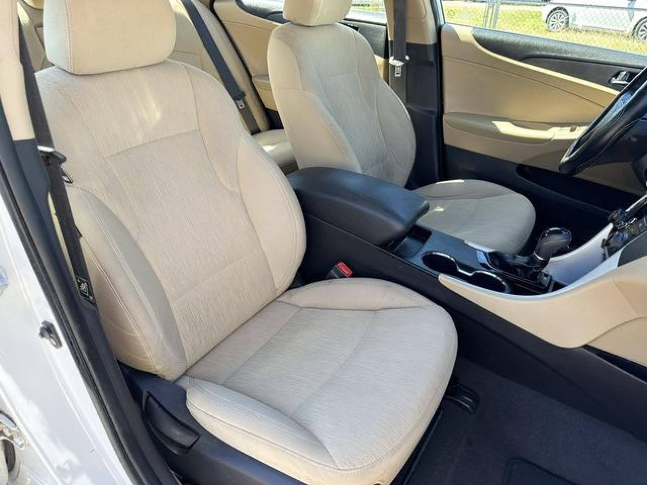 2011 HYUNDAI SONATA