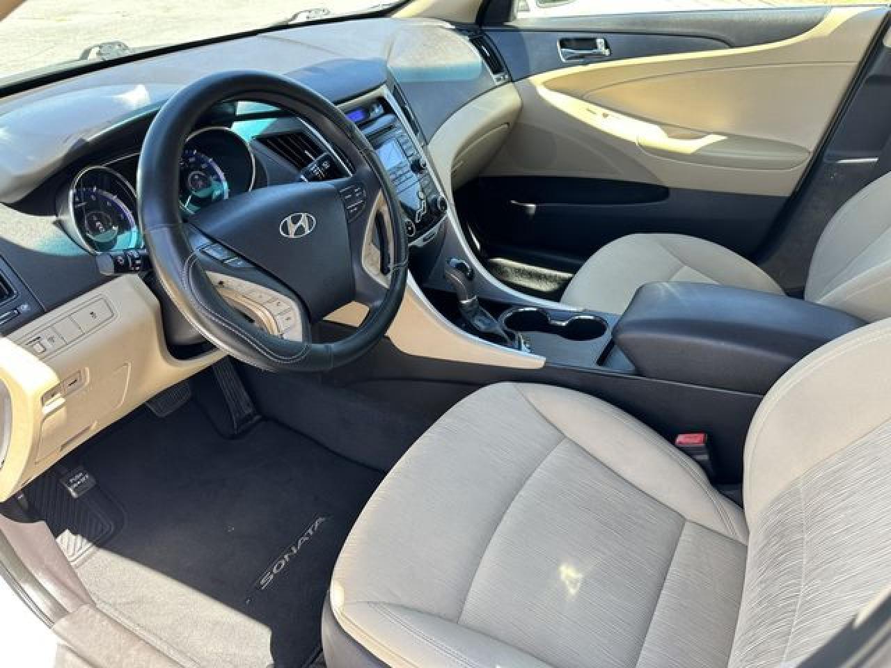 2011 HYUNDAI SONATA