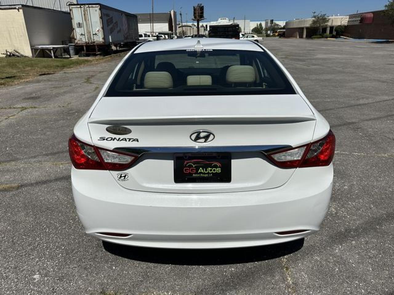 2011 HYUNDAI SONATA