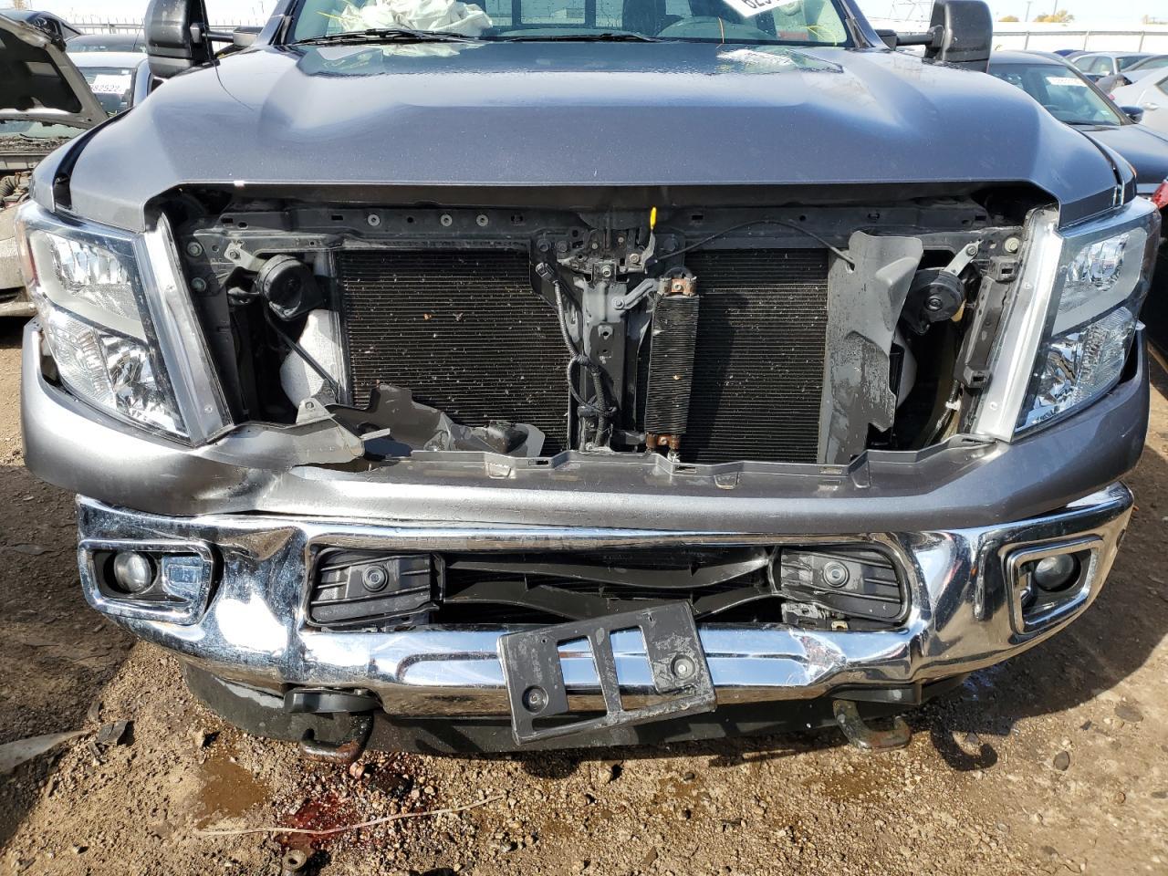 2016 NISSAN Titan
