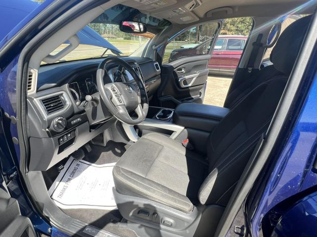 2017 NISSAN Titan