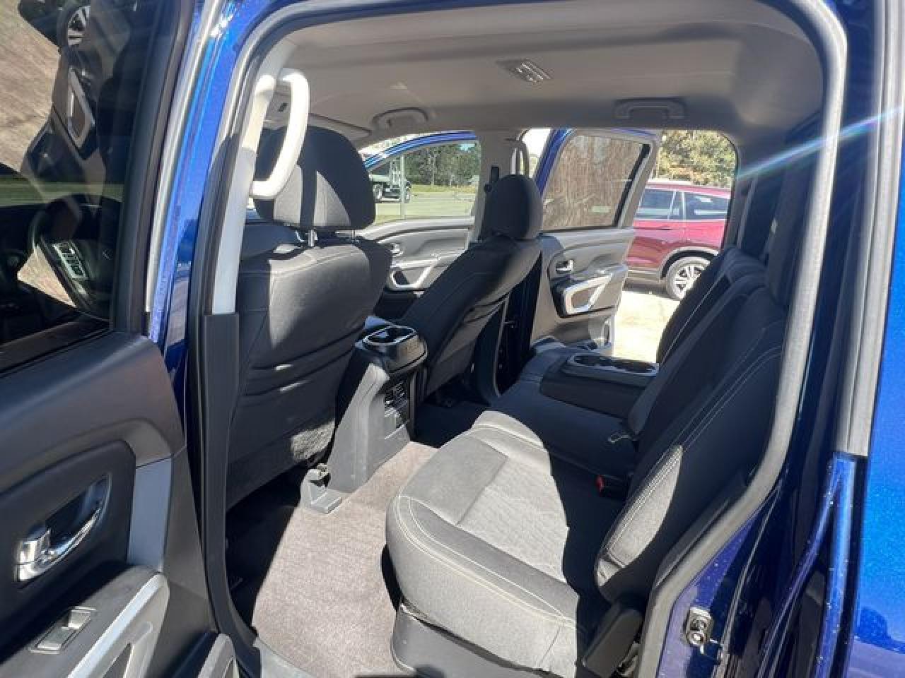 2017 NISSAN Titan