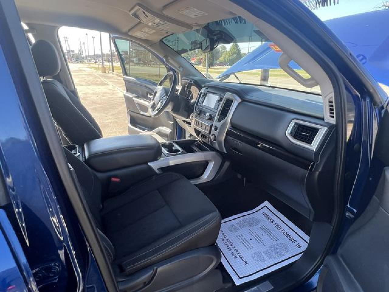 2017 NISSAN Titan