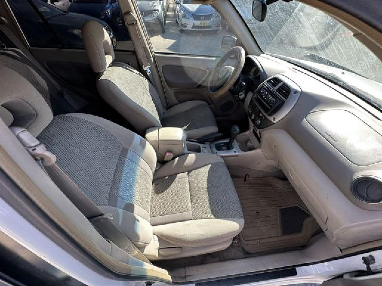 2002 TOYOTA RAV4