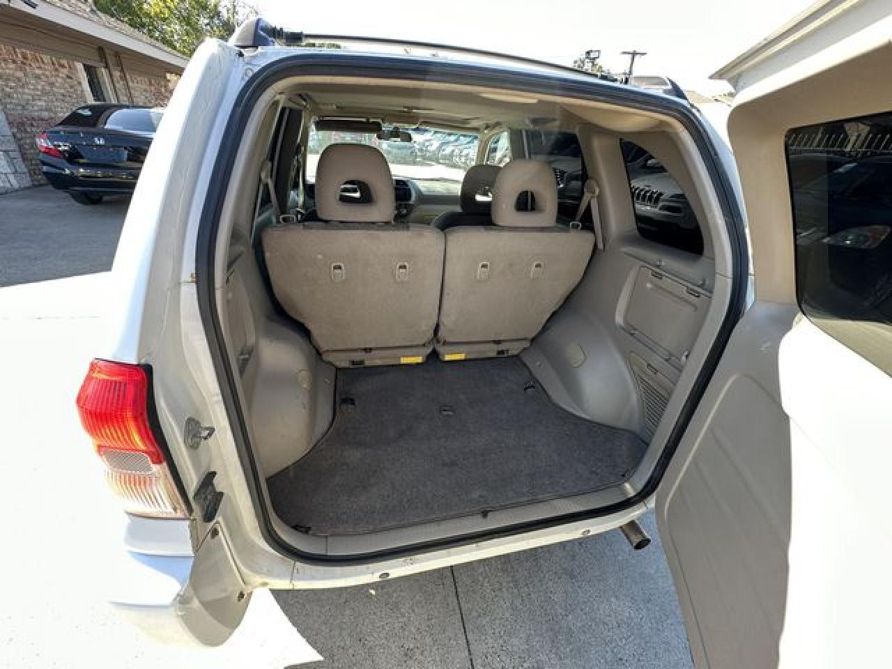 2002 TOYOTA RAV4