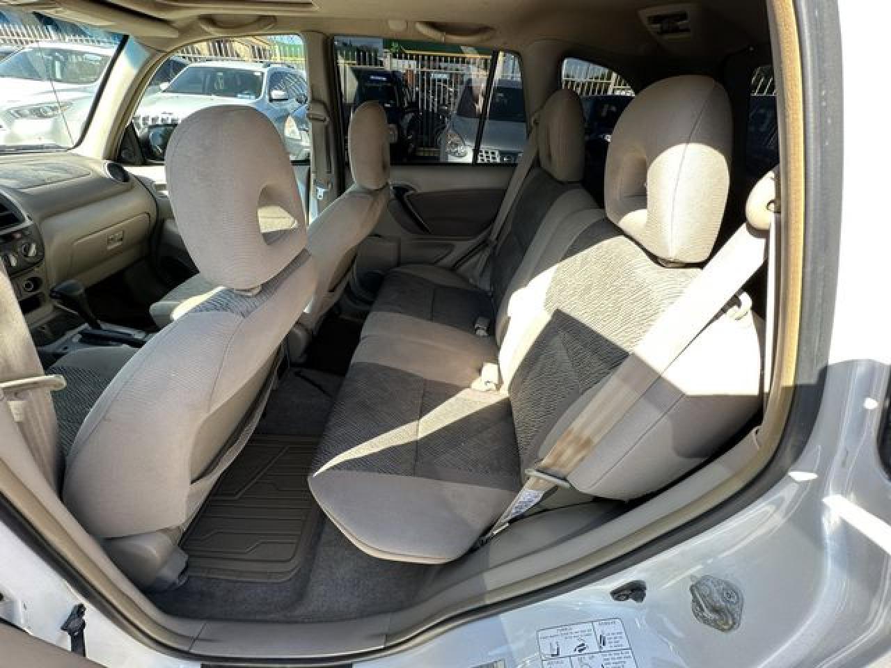 2002 TOYOTA RAV4