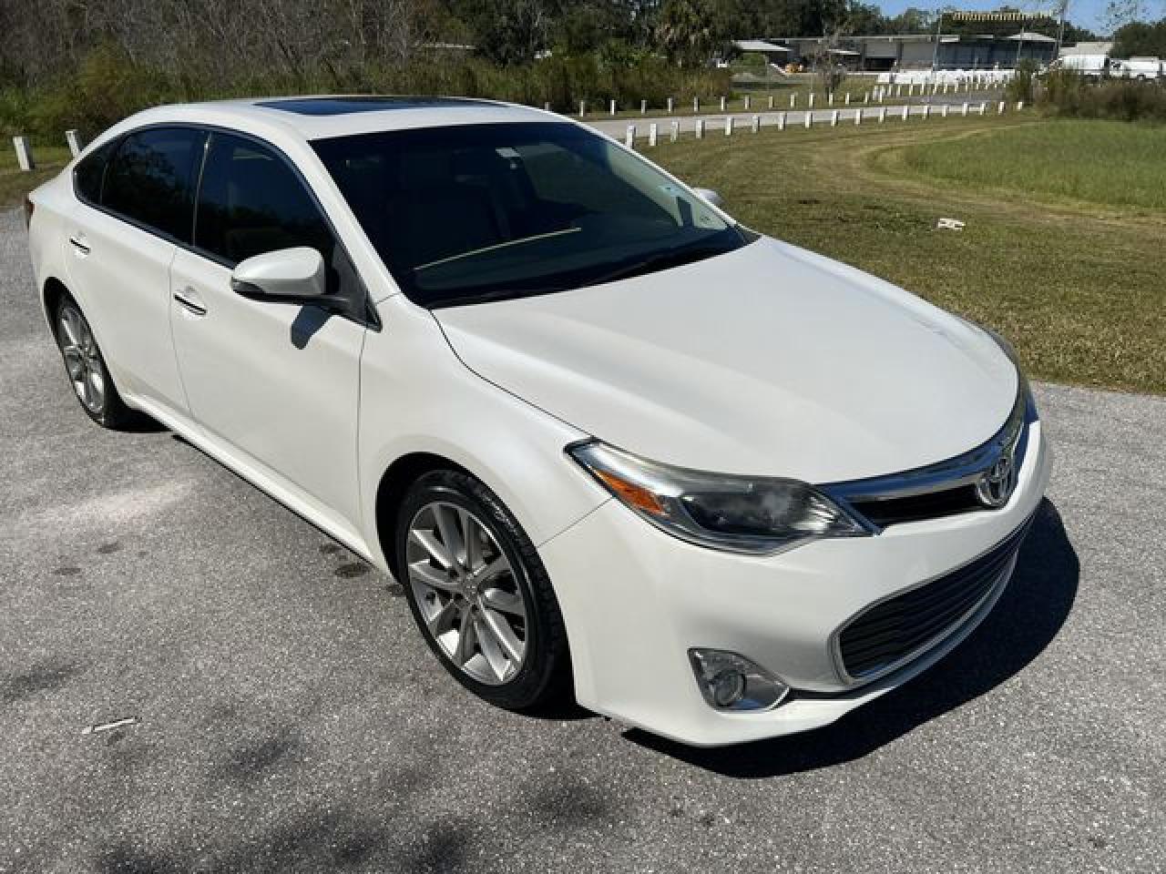 2014 TOYOTA Avalon