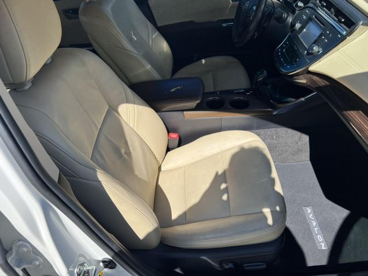 2014 TOYOTA Avalon