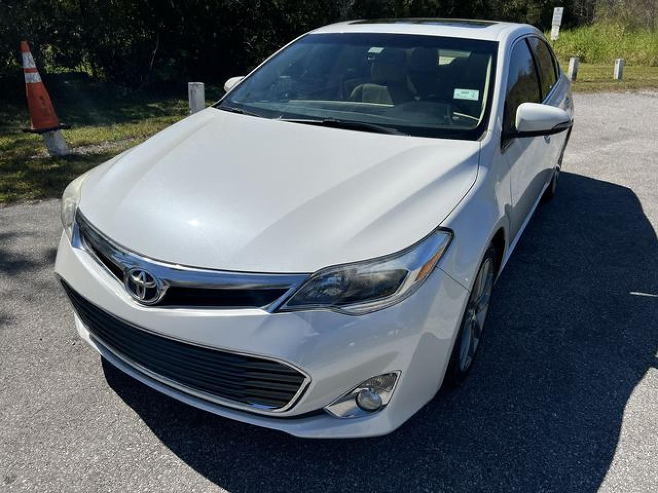 2014 TOYOTA Avalon
