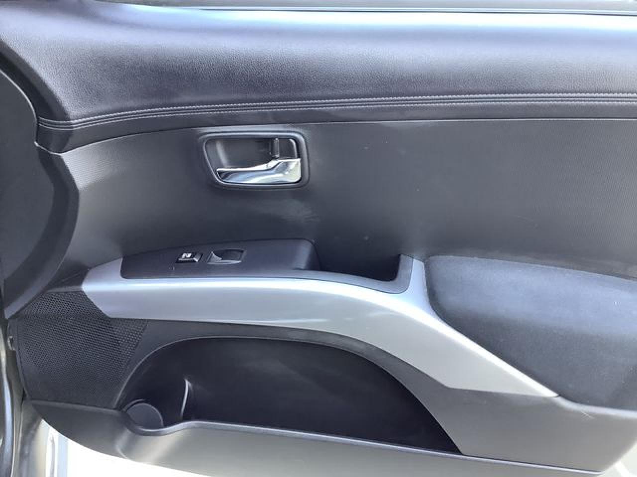2011 MITSUBISHI outlander