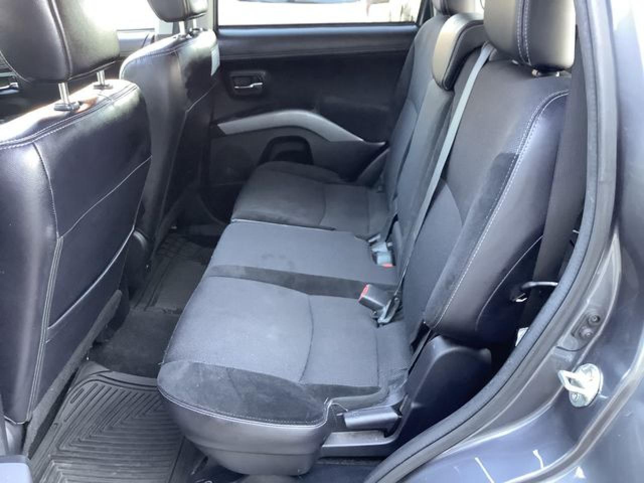 2011 MITSUBISHI outlander