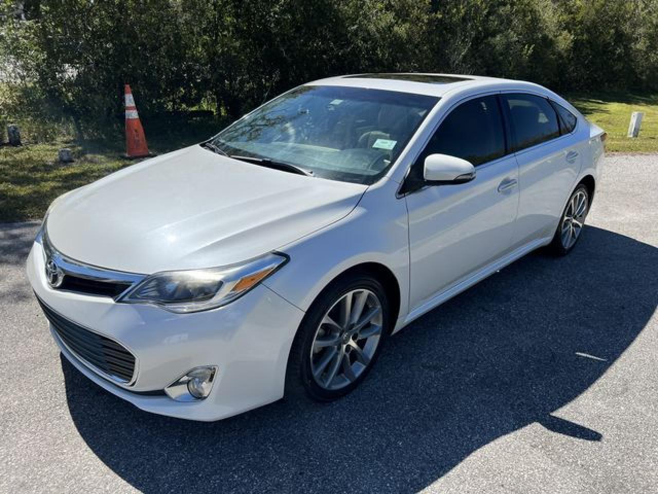 2014 TOYOTA Avalon