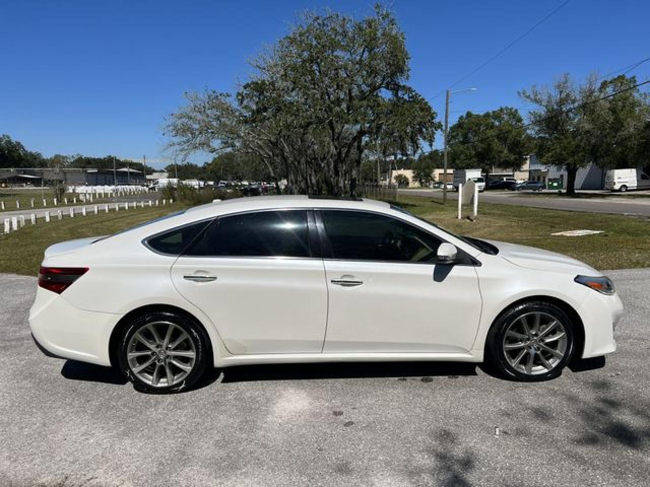 2014 TOYOTA Avalon
