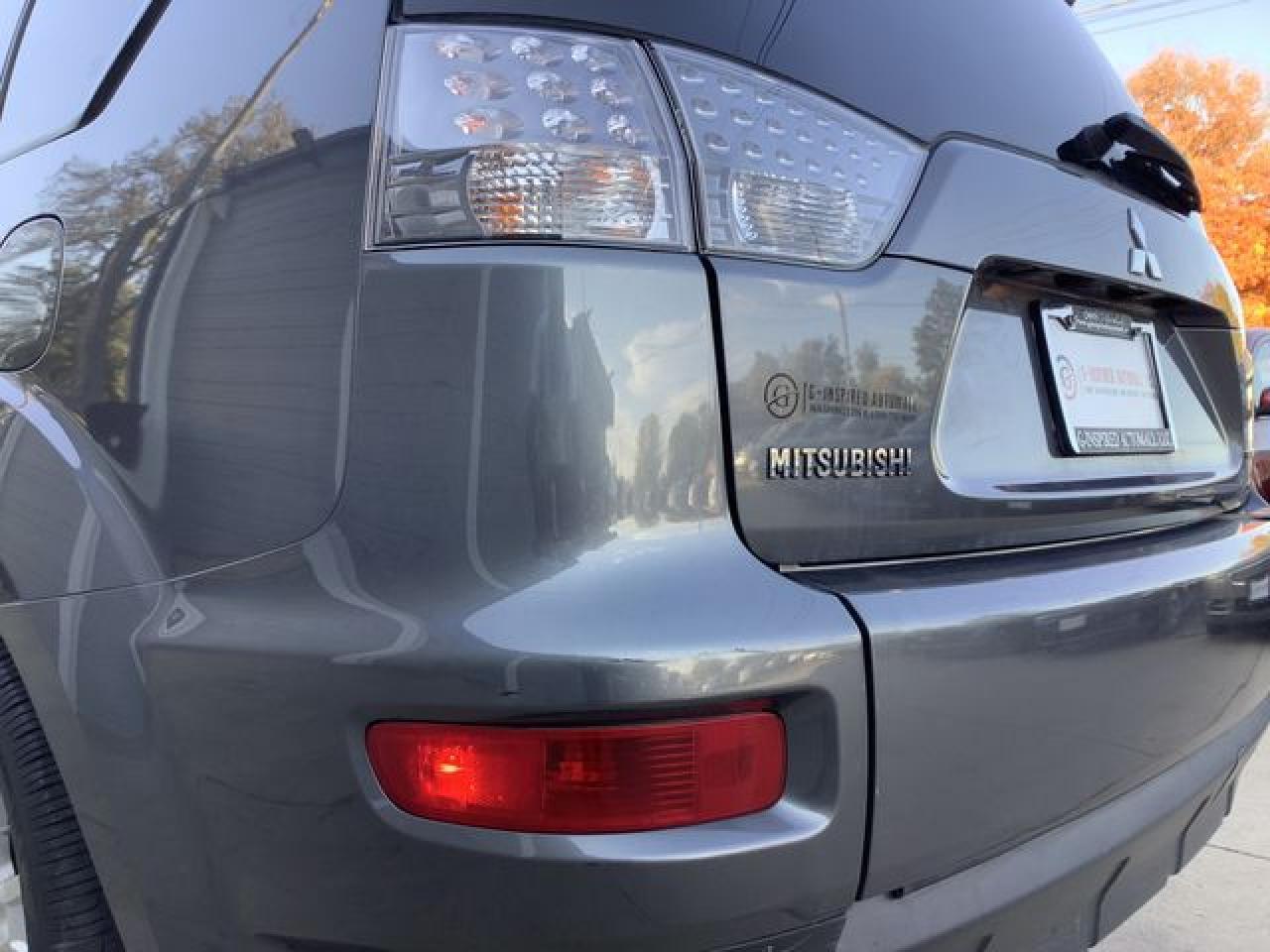2011 MITSUBISHI outlander