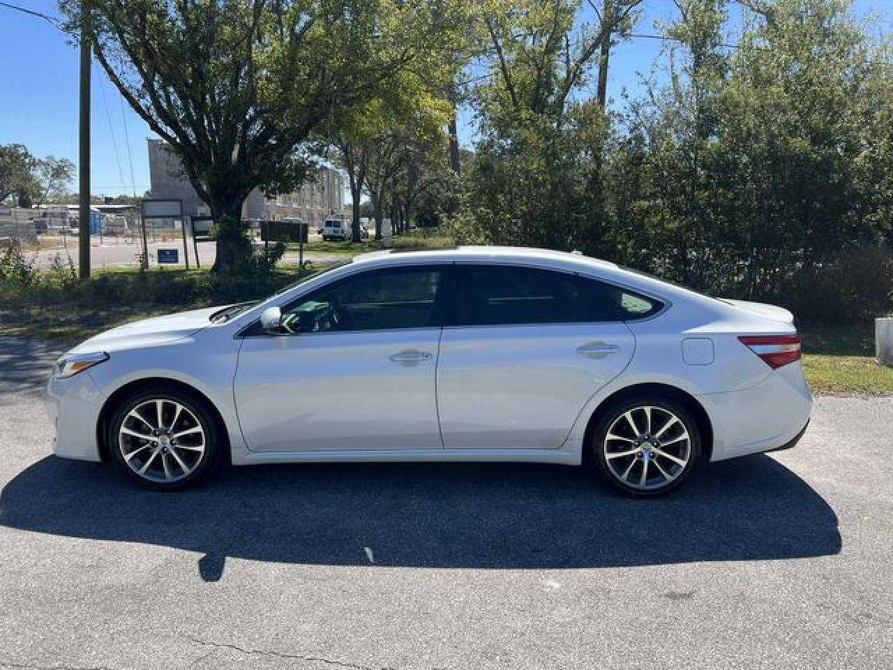 2014 TOYOTA Avalon