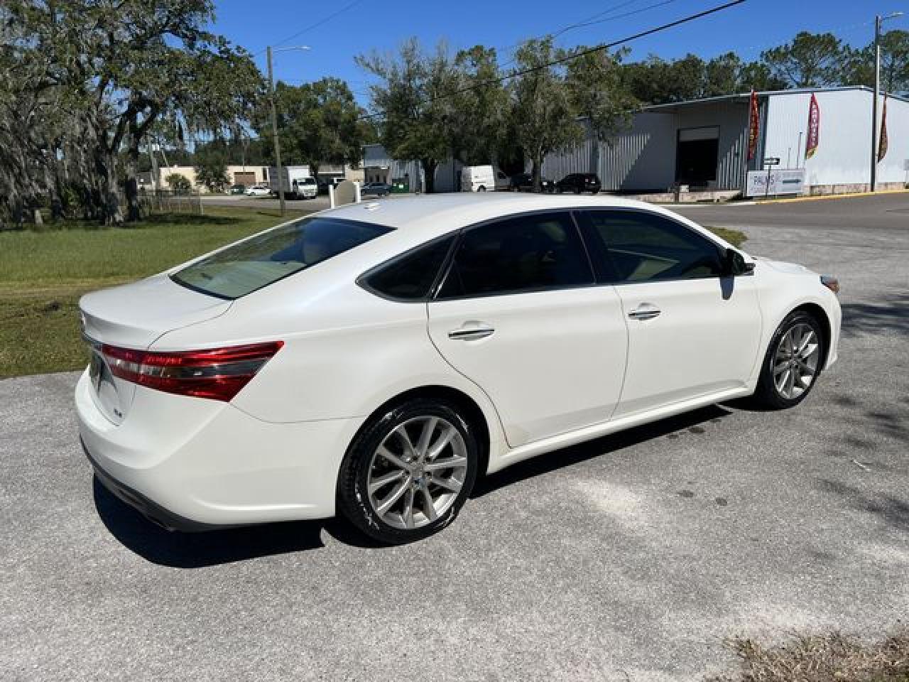 2014 TOYOTA Avalon