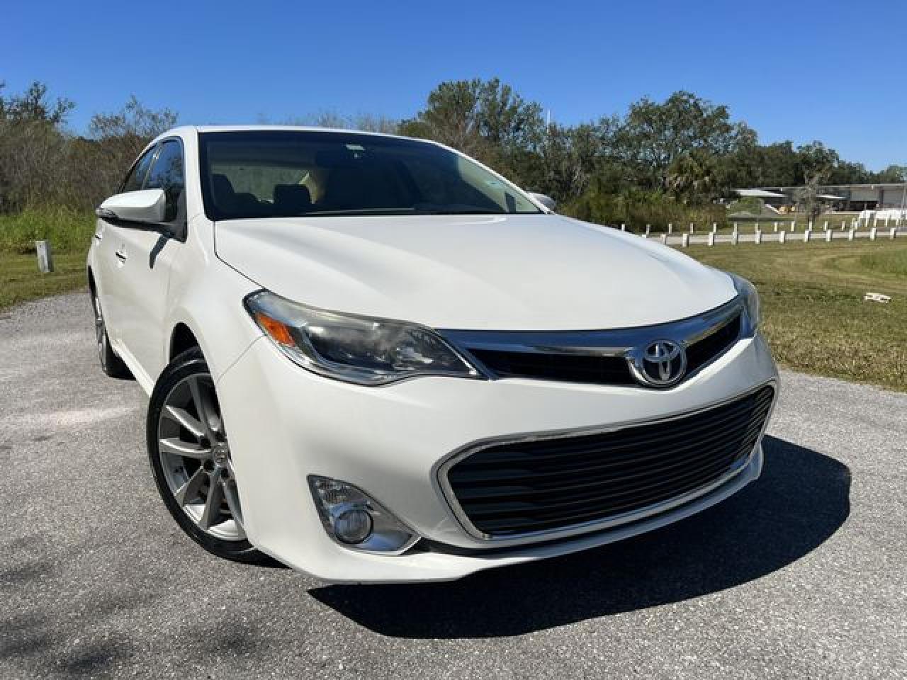 2014 TOYOTA Avalon