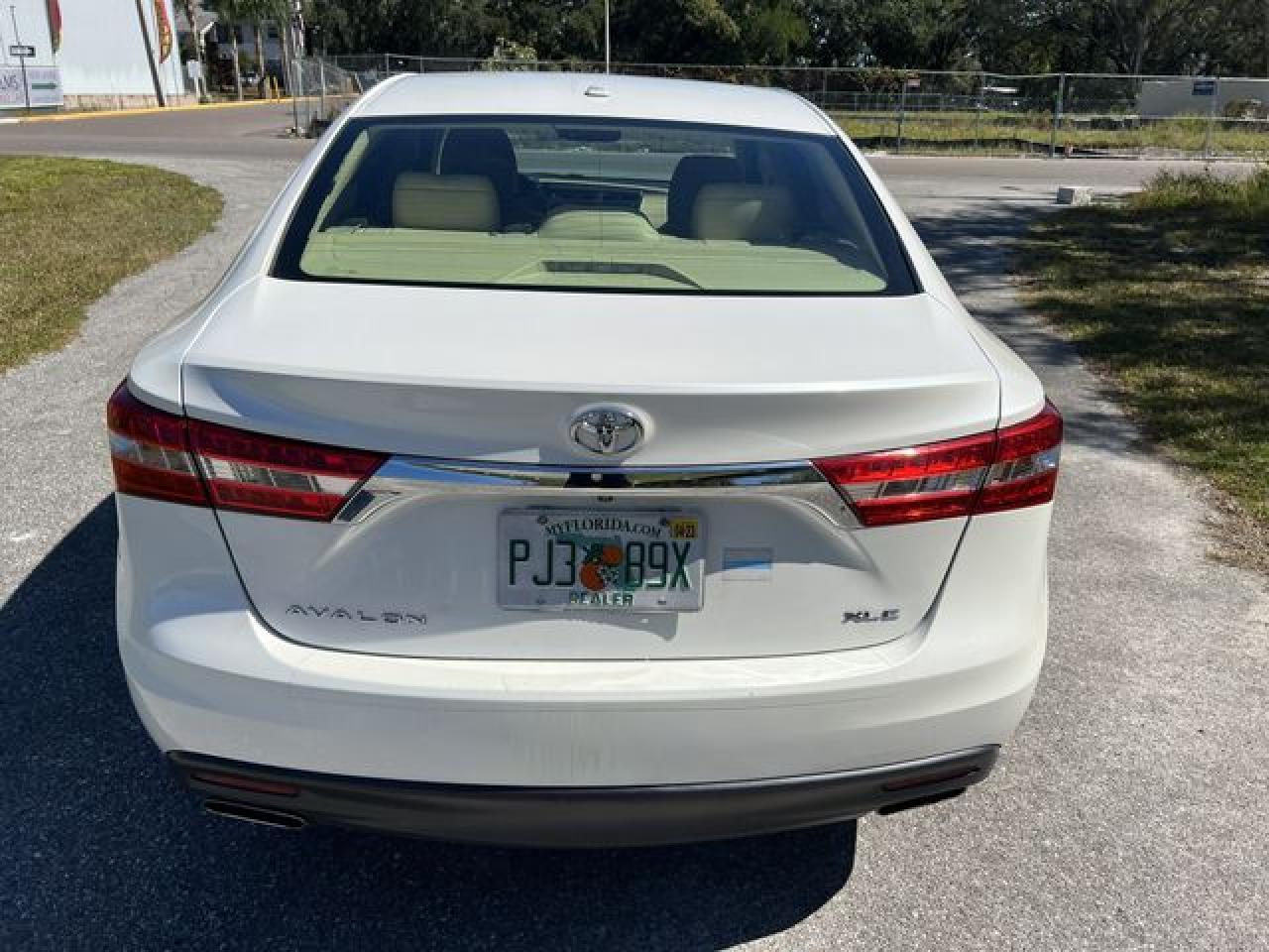 2014 TOYOTA Avalon