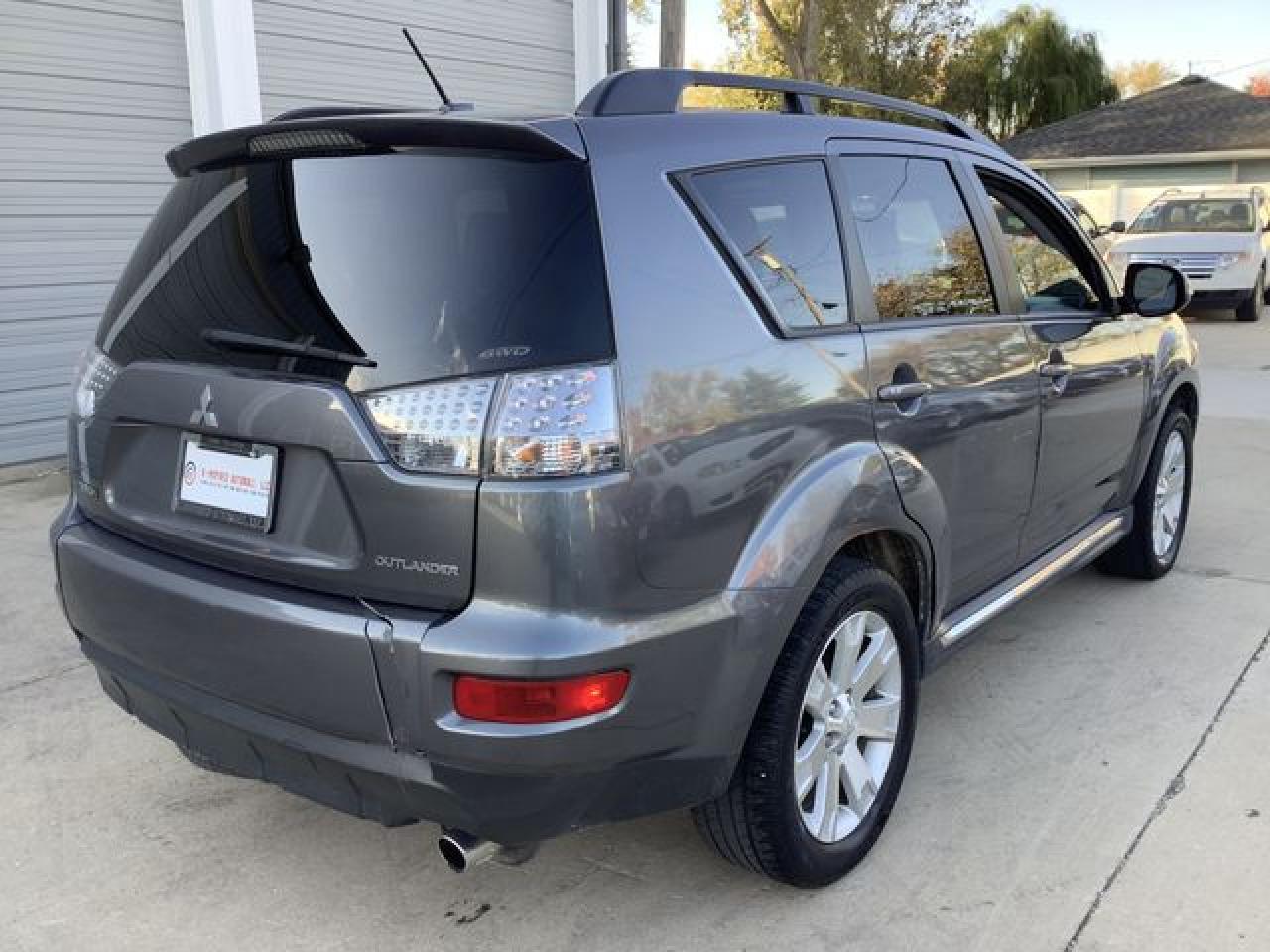 2011 MITSUBISHI outlander