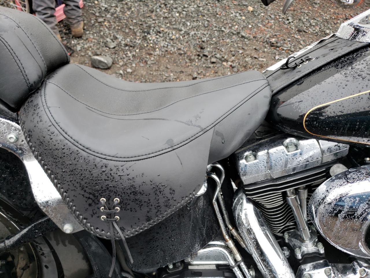 2005 HARLEY-DAVIDSON Flstfi