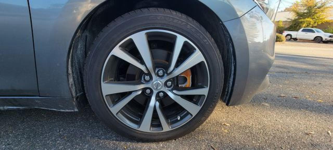 2016 NISSAN Maxima