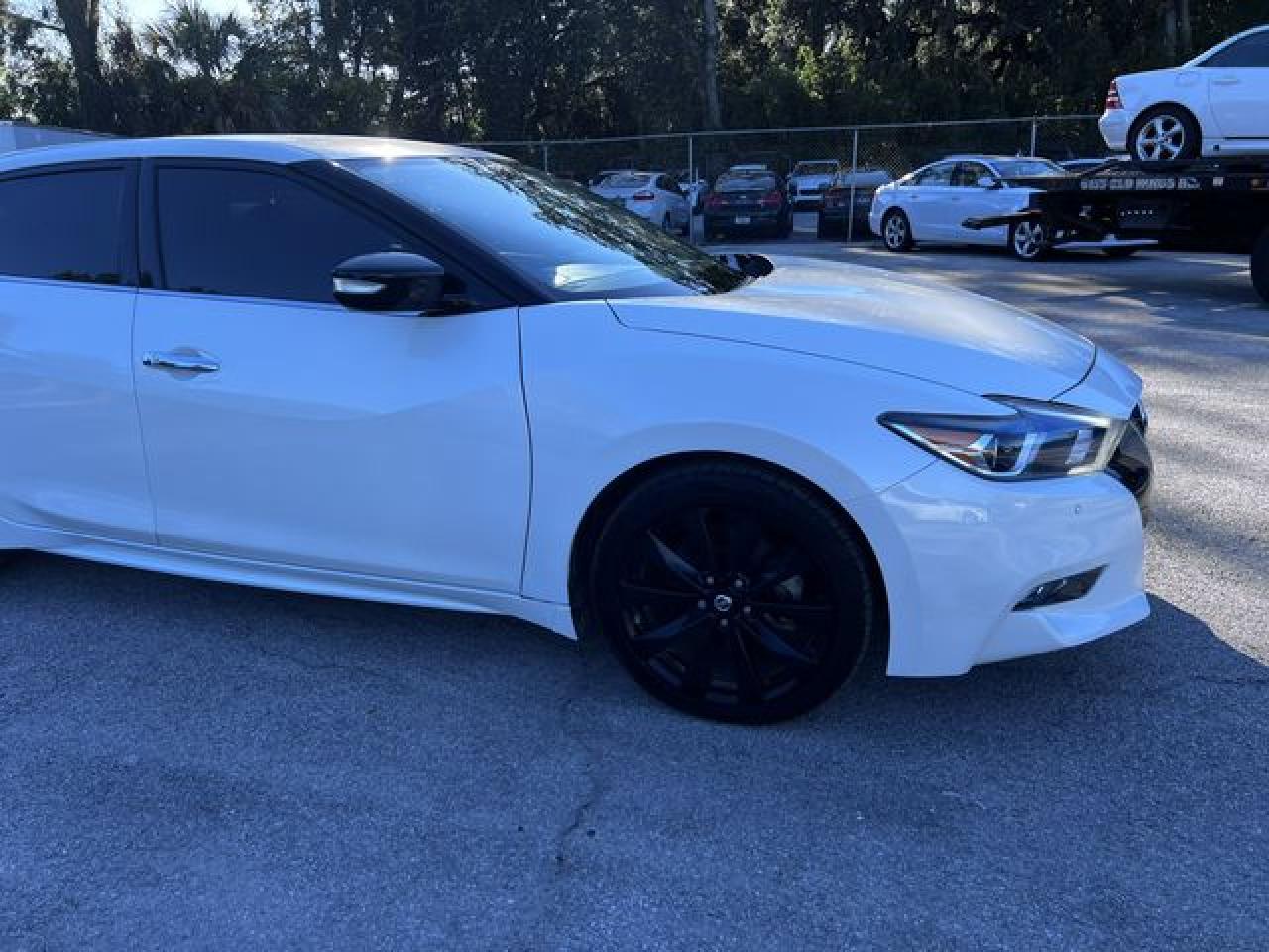 2017 NISSAN Maxima