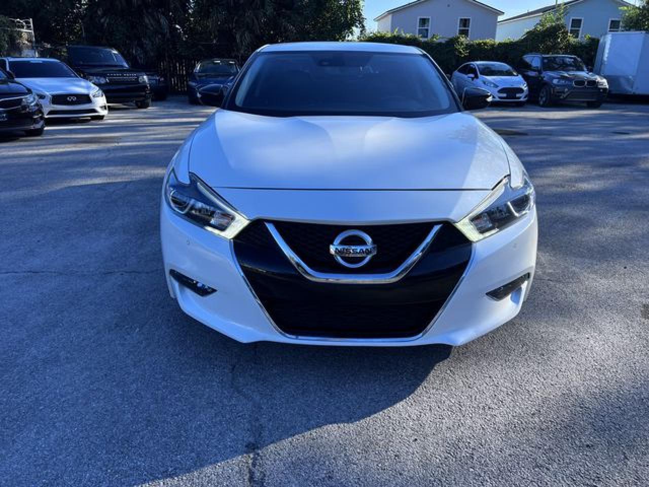 2017 NISSAN Maxima