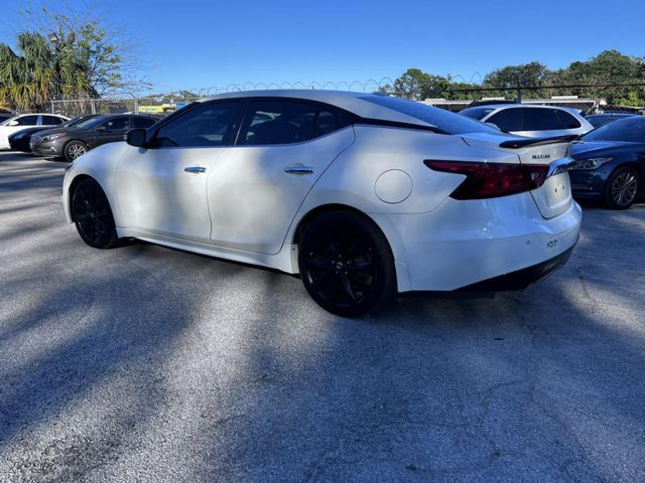2017 NISSAN Maxima