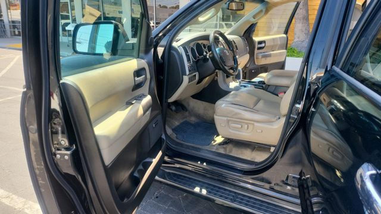 2010 TOYOTA Sequoia