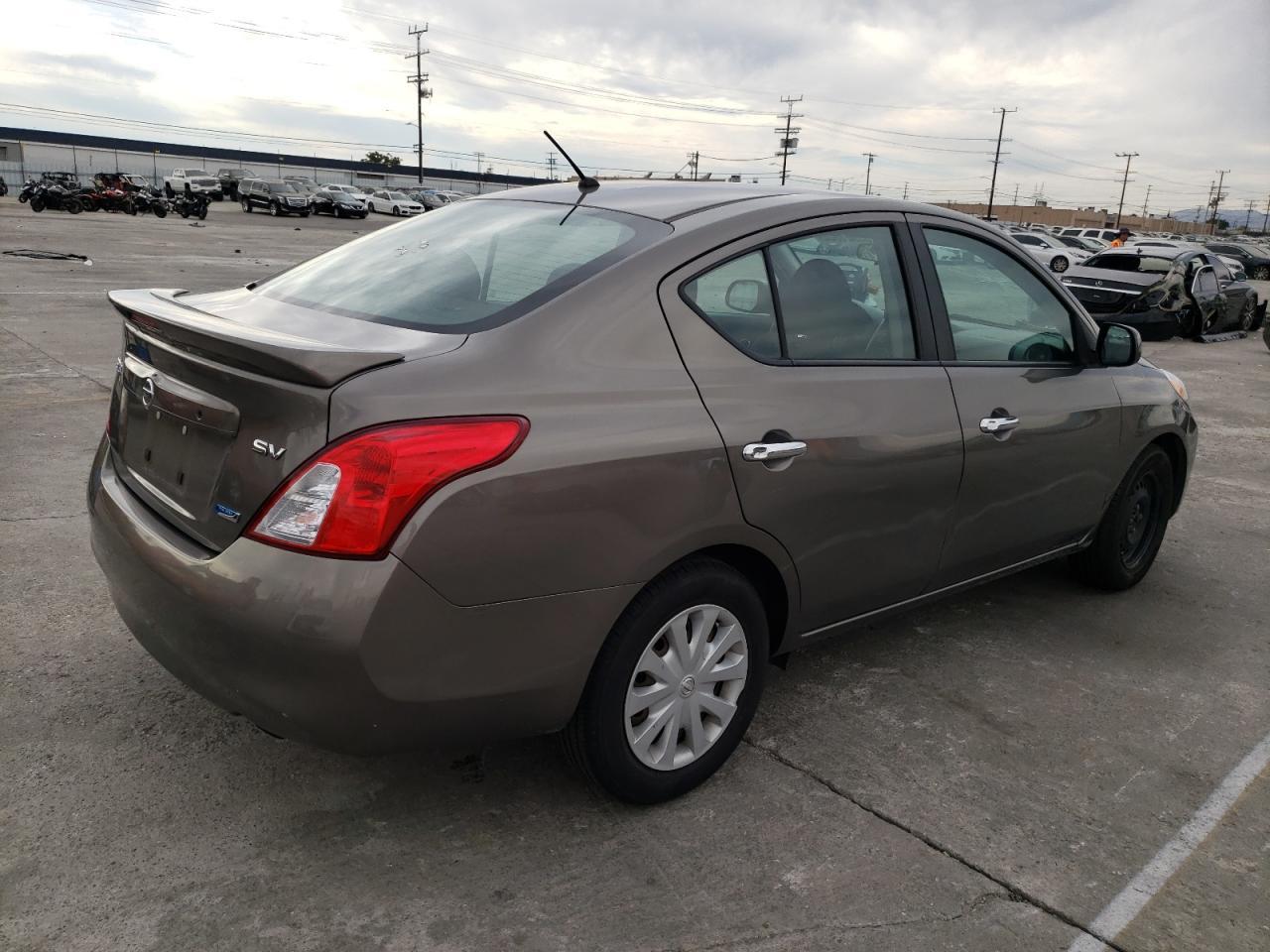 2013 NISSAN VERSA