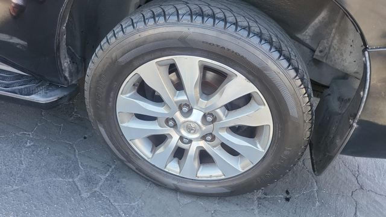 2010 TOYOTA Sequoia