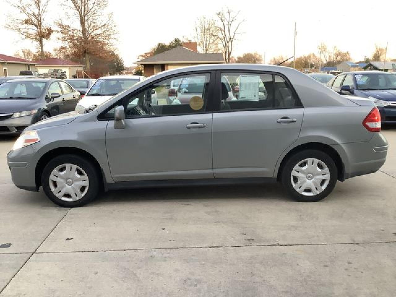 2011 NISSAN VERSA
