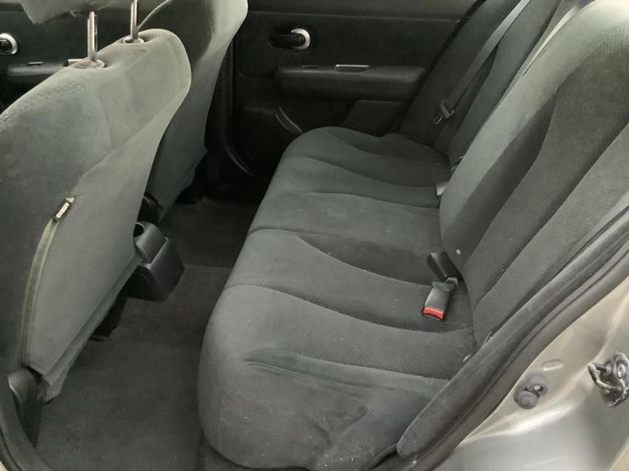 2011 NISSAN VERSA