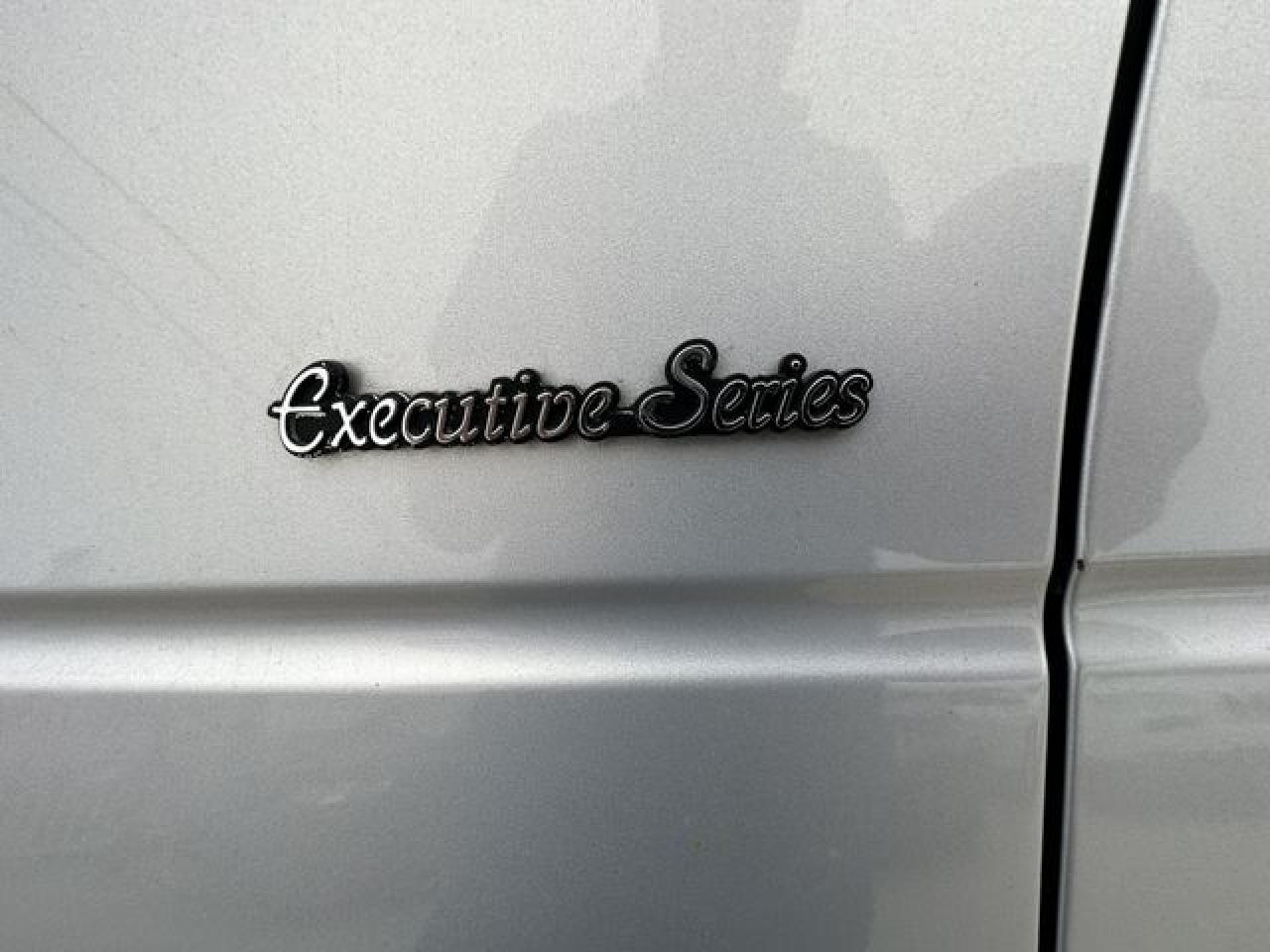 2001 LINCOLN Town Car
