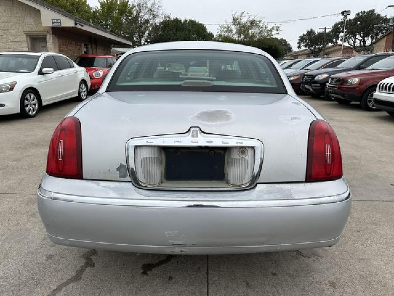 2001 LINCOLN Town Car