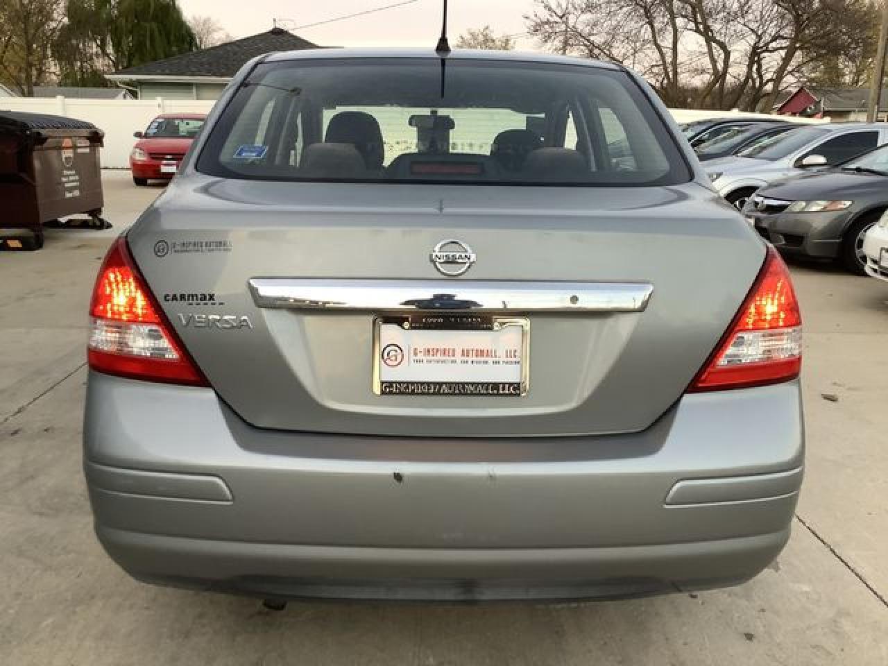 2011 NISSAN VERSA