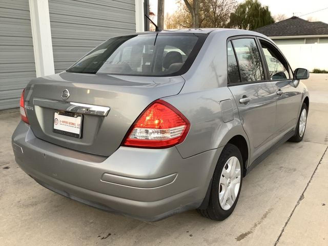 2011 NISSAN VERSA