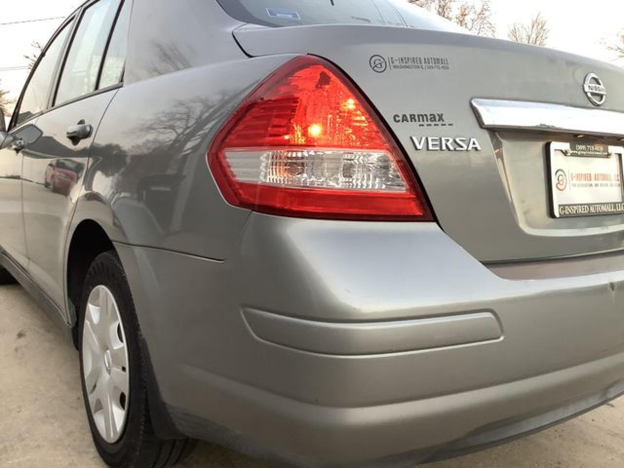 2011 NISSAN VERSA
