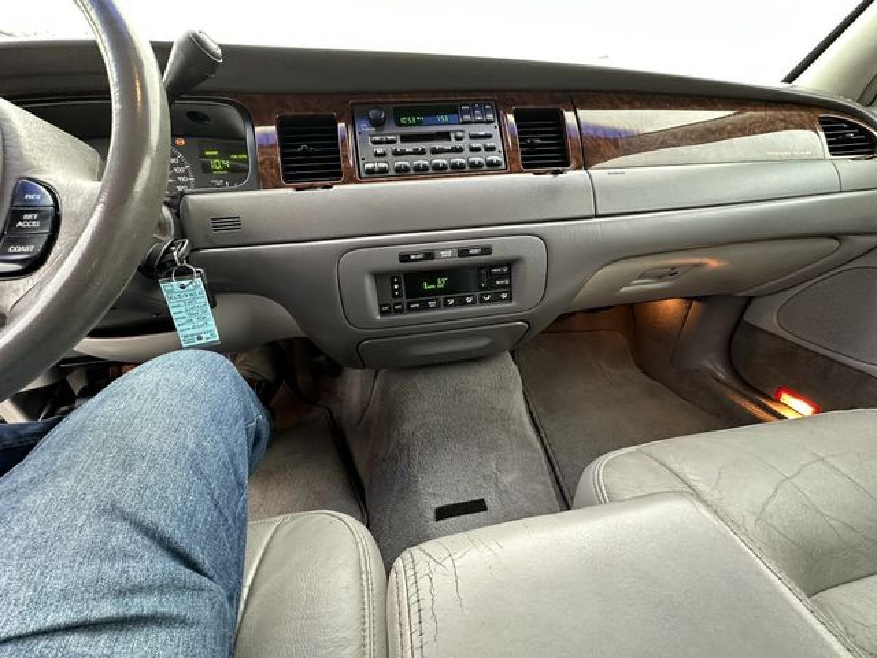 2001 LINCOLN Town Car