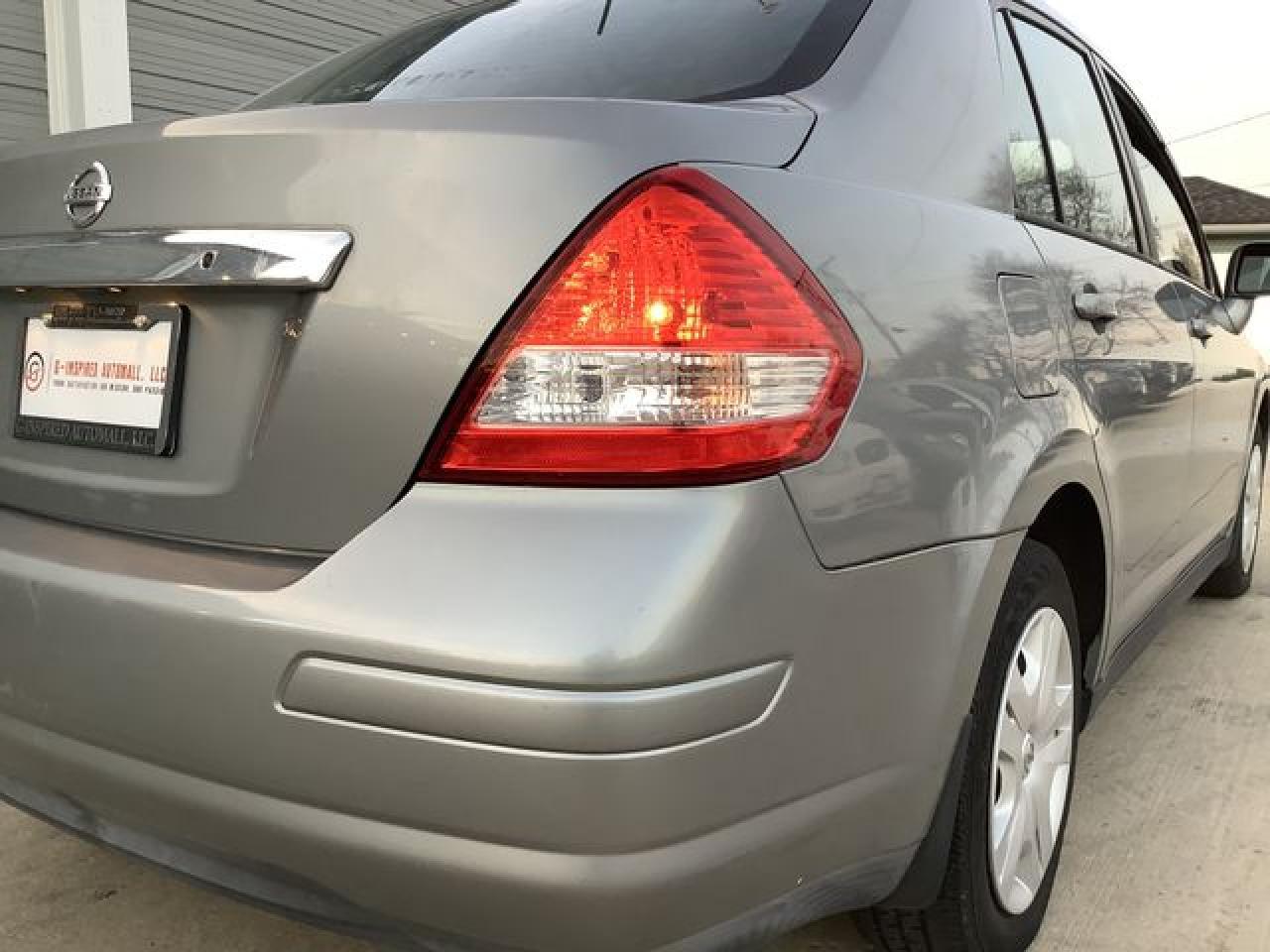 2011 NISSAN VERSA