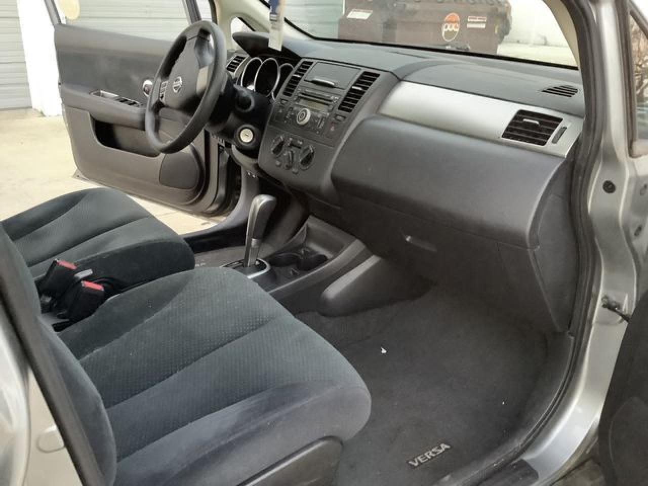 2011 NISSAN VERSA