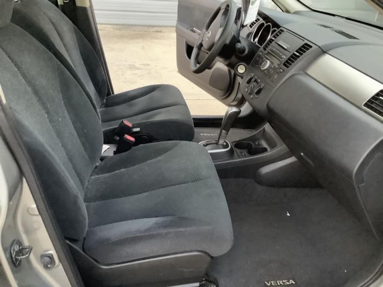 2011 NISSAN VERSA