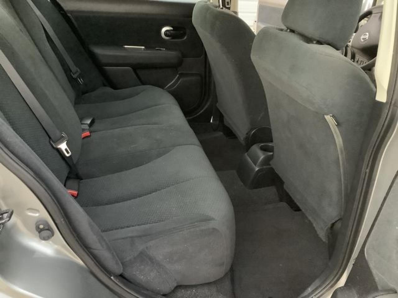 2011 NISSAN VERSA