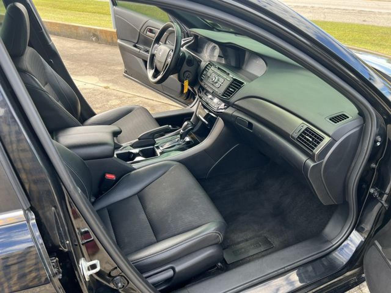 2017 HONDA ACCORD