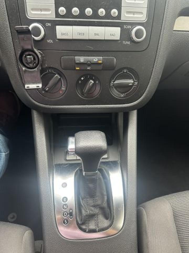 2009 VOLKSWAGEN RABBIT