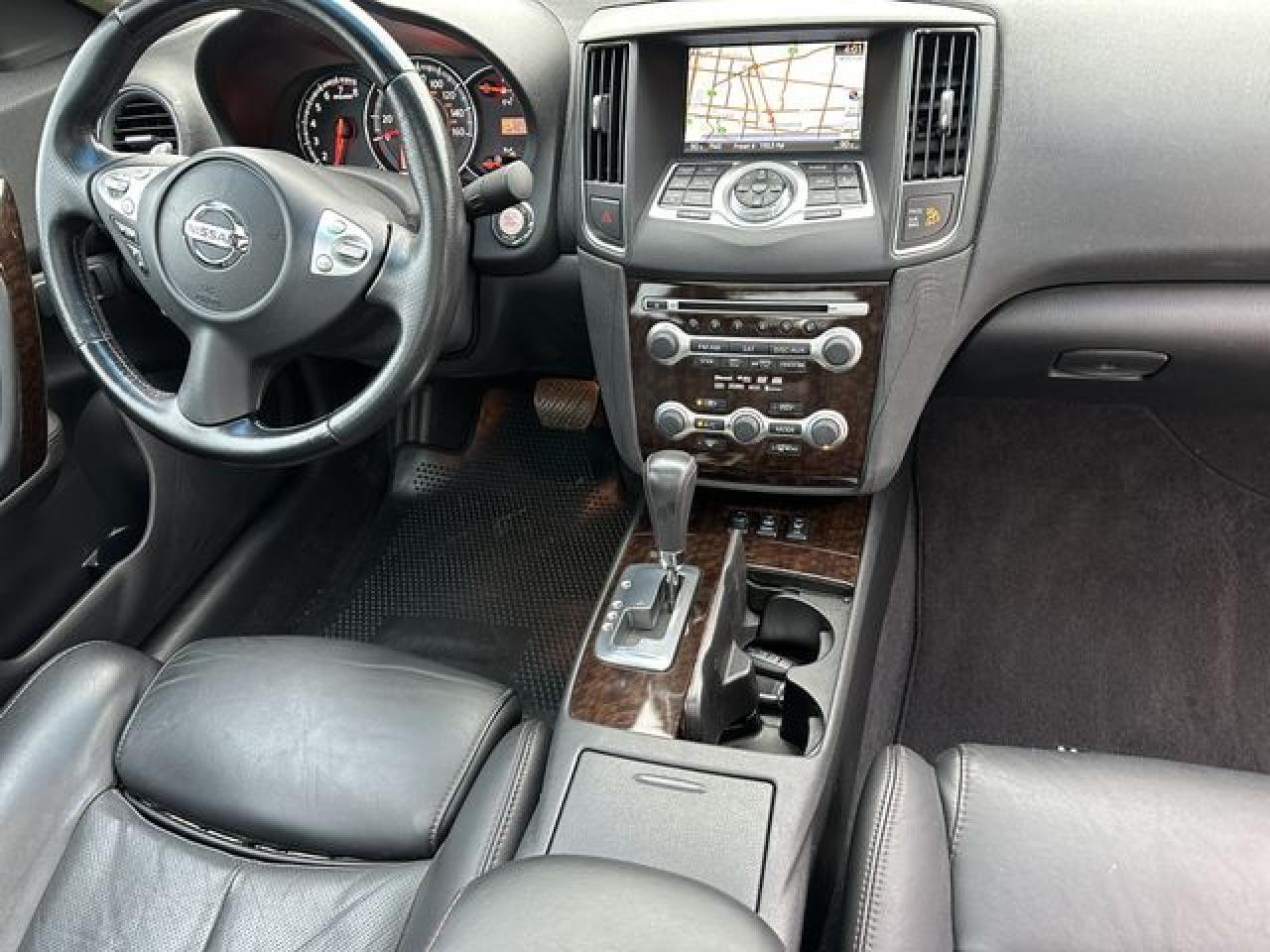 2010 NISSAN Maxima