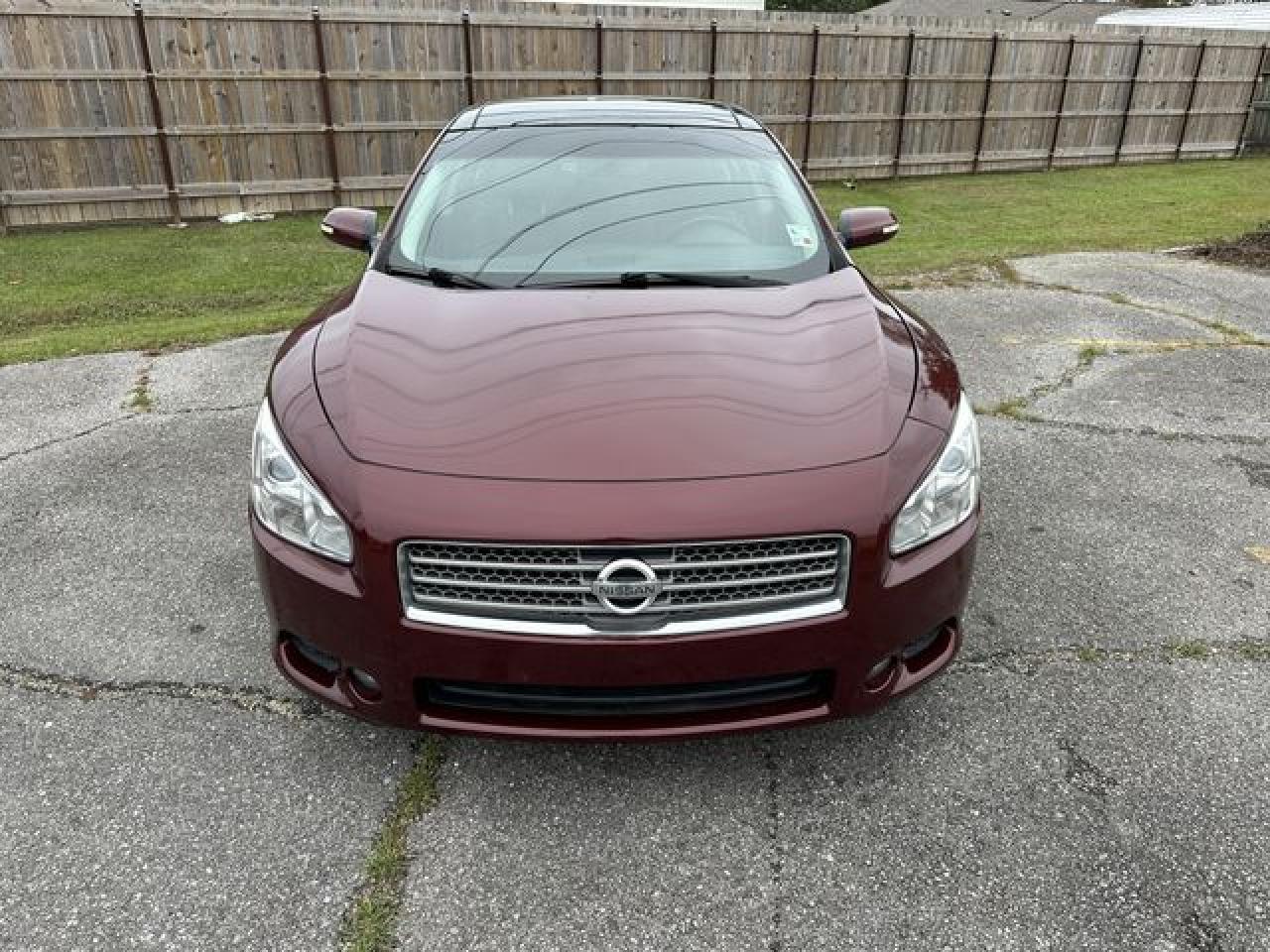 2010 NISSAN Maxima