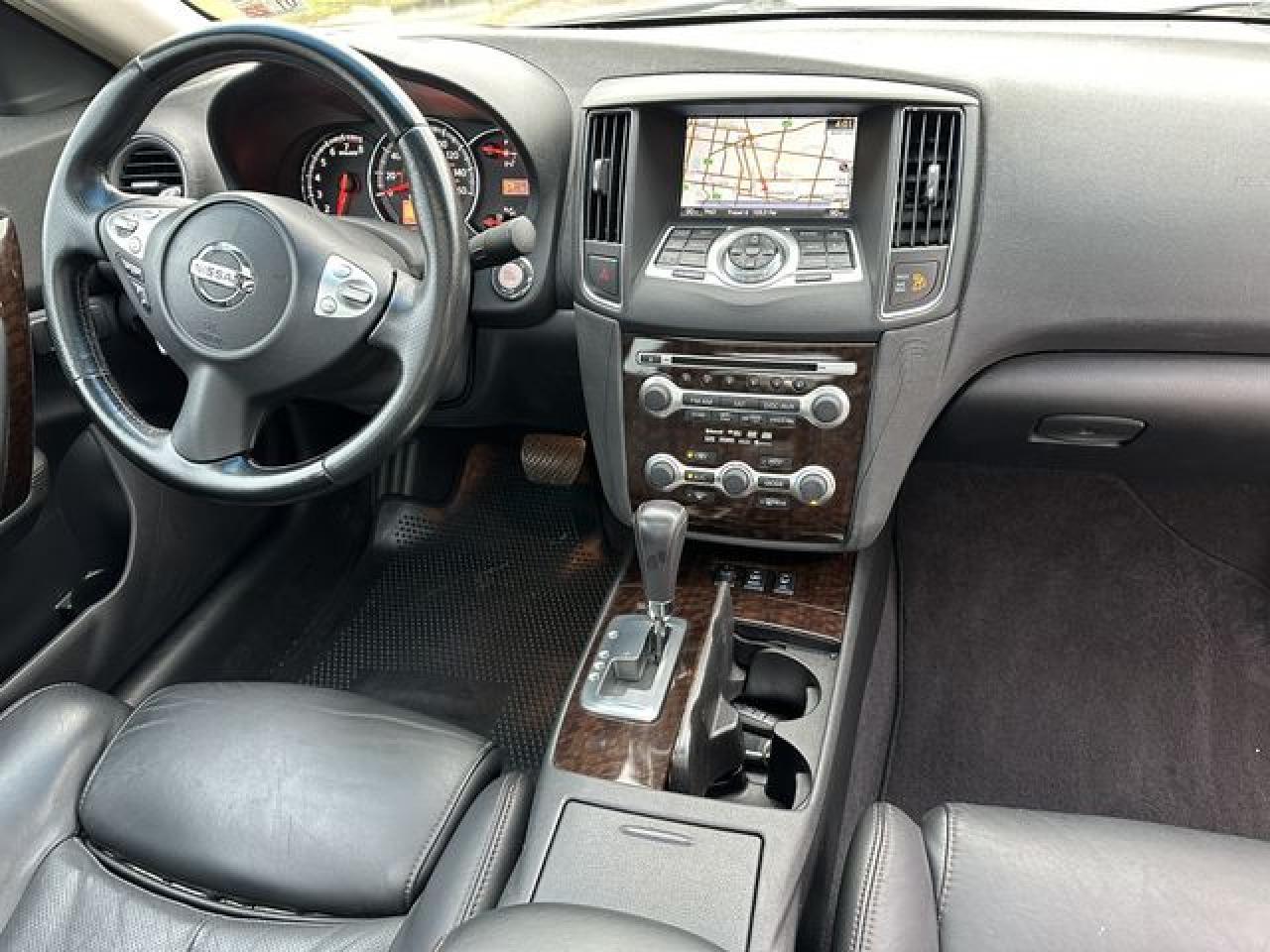 2010 NISSAN Maxima